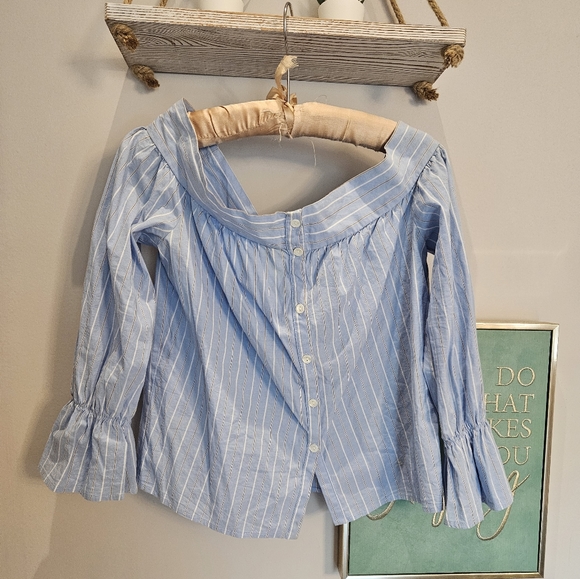 Off-shoulder blue blouse - Picture 6 of 13